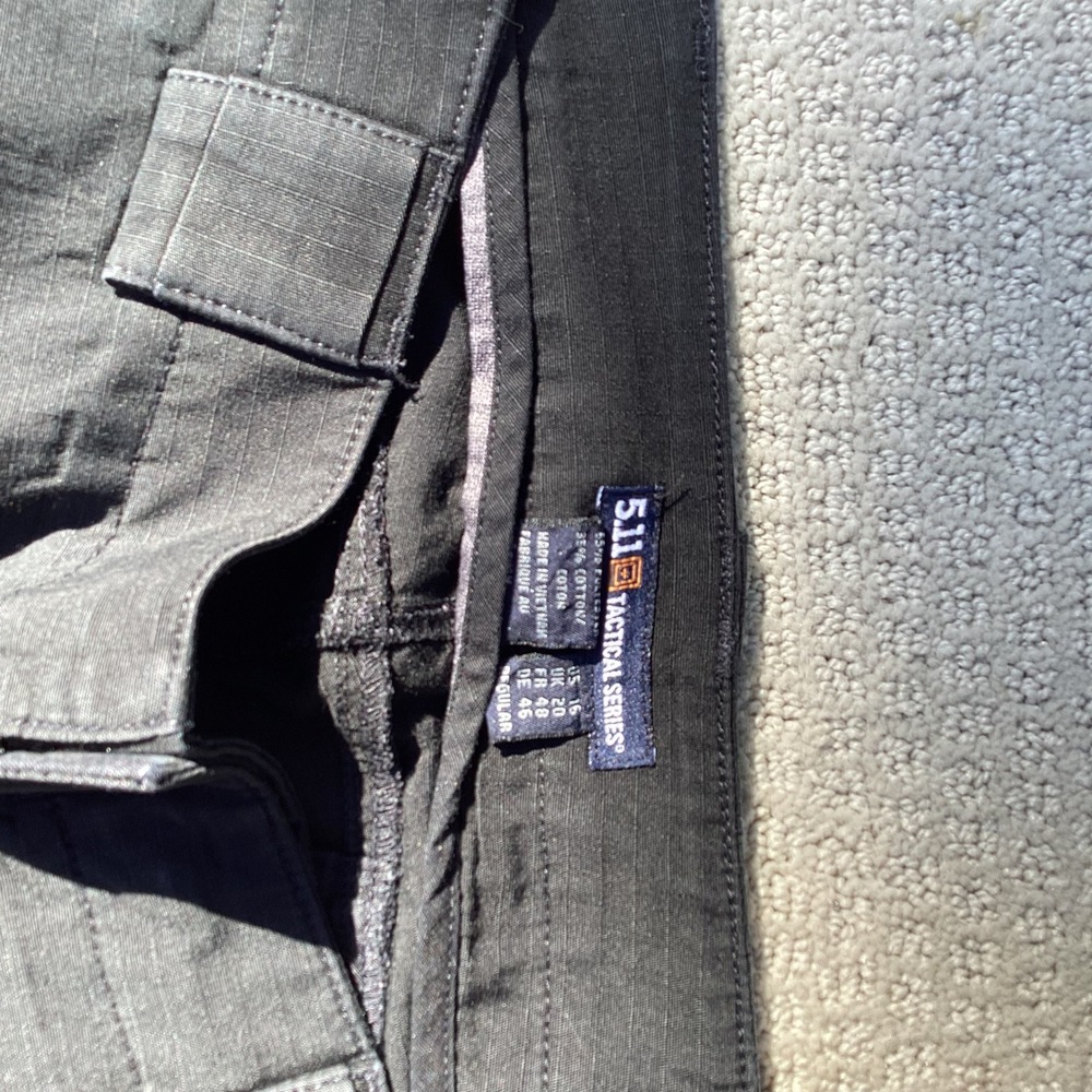5.11 Tactical Series Black Cargo Pants US 16 Regular Work Hiking Outdoor - Picture 3 of 9